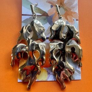 🌸💛 Kendra Scott Savannah Earrings in gold